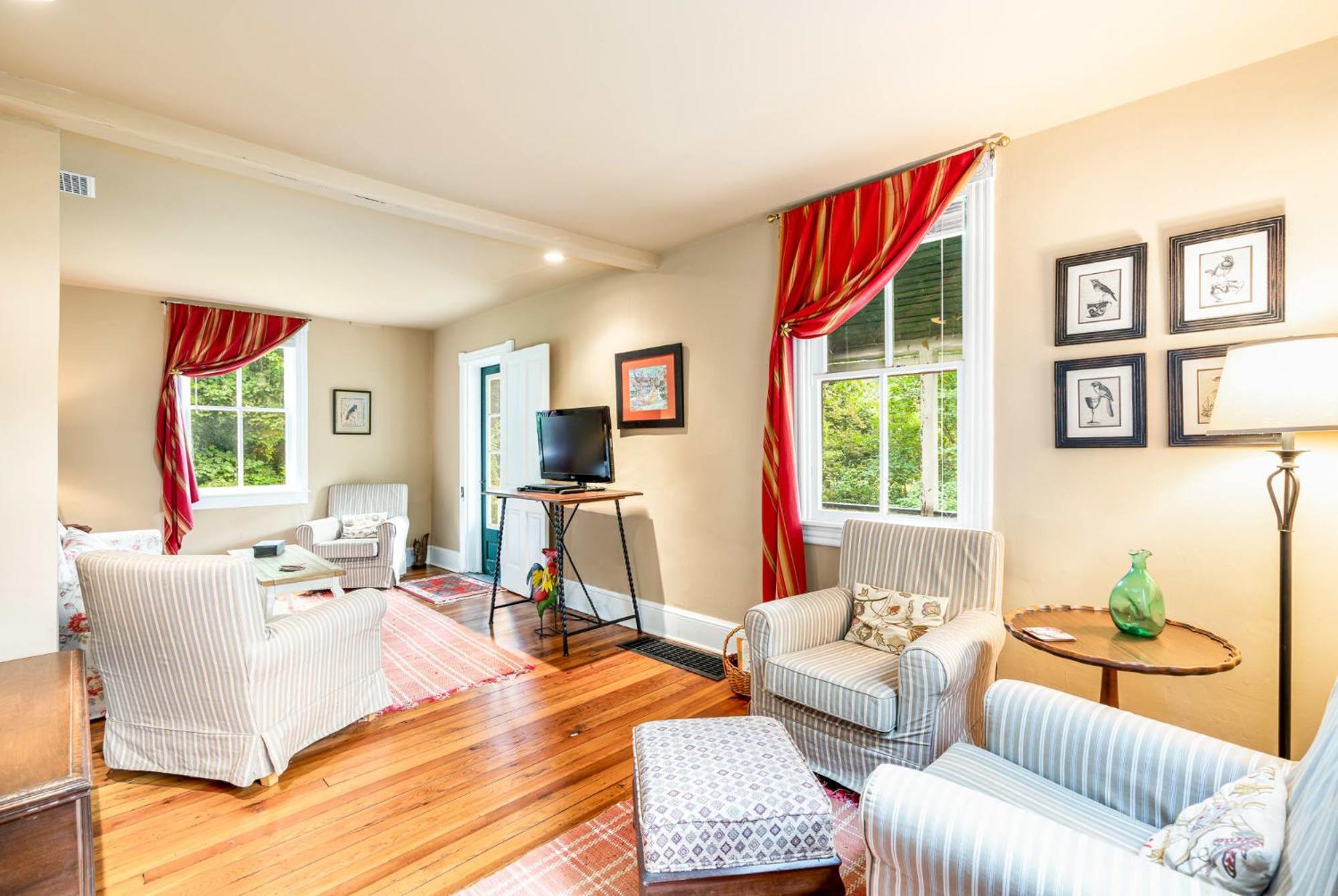 Enchanting Cottage, Walk To Downtown ฮาร์เปอร์ส เฟอร์รี ภายนอก รูปภาพ